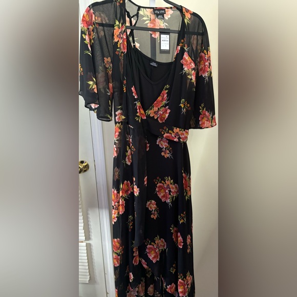 Floral Print City Chic Wrap Dress~Size 12 - Picture 4 of 8